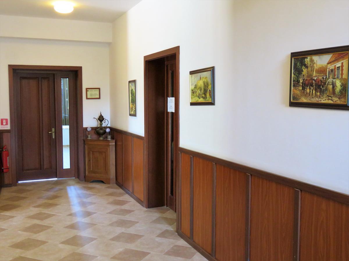 Bed and Breakfast Kolpinghaus Карансебеш Экстерьер фото